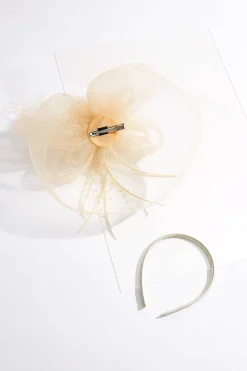 Cato Feather Pearl Veil Fascinator><noscript><img width=